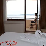 Ayvalik Palas Hotel فندق