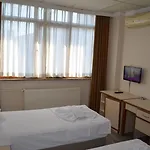 فندق Ayvalik Palas Hotel 2*