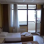 فندق Ayvalik Palas Hotel 2*