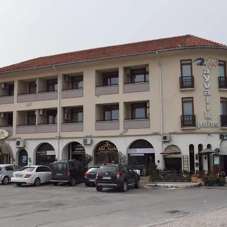 Отель Ayvalik Palas Hotel 2*