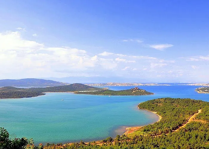 艾瓦勒克宫殿酒店